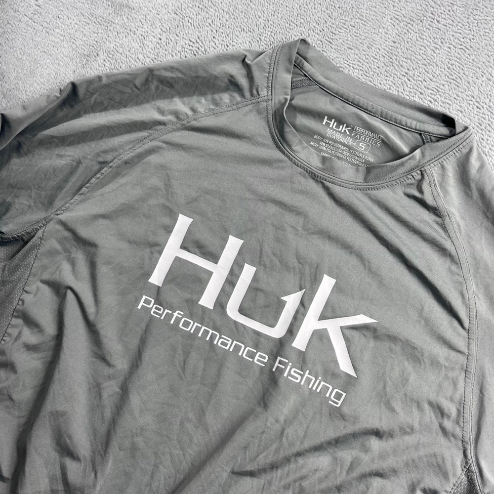 Huk Performance Fishing Shirt Mens Small Gray Long Sleeve Logo Graphic Tee